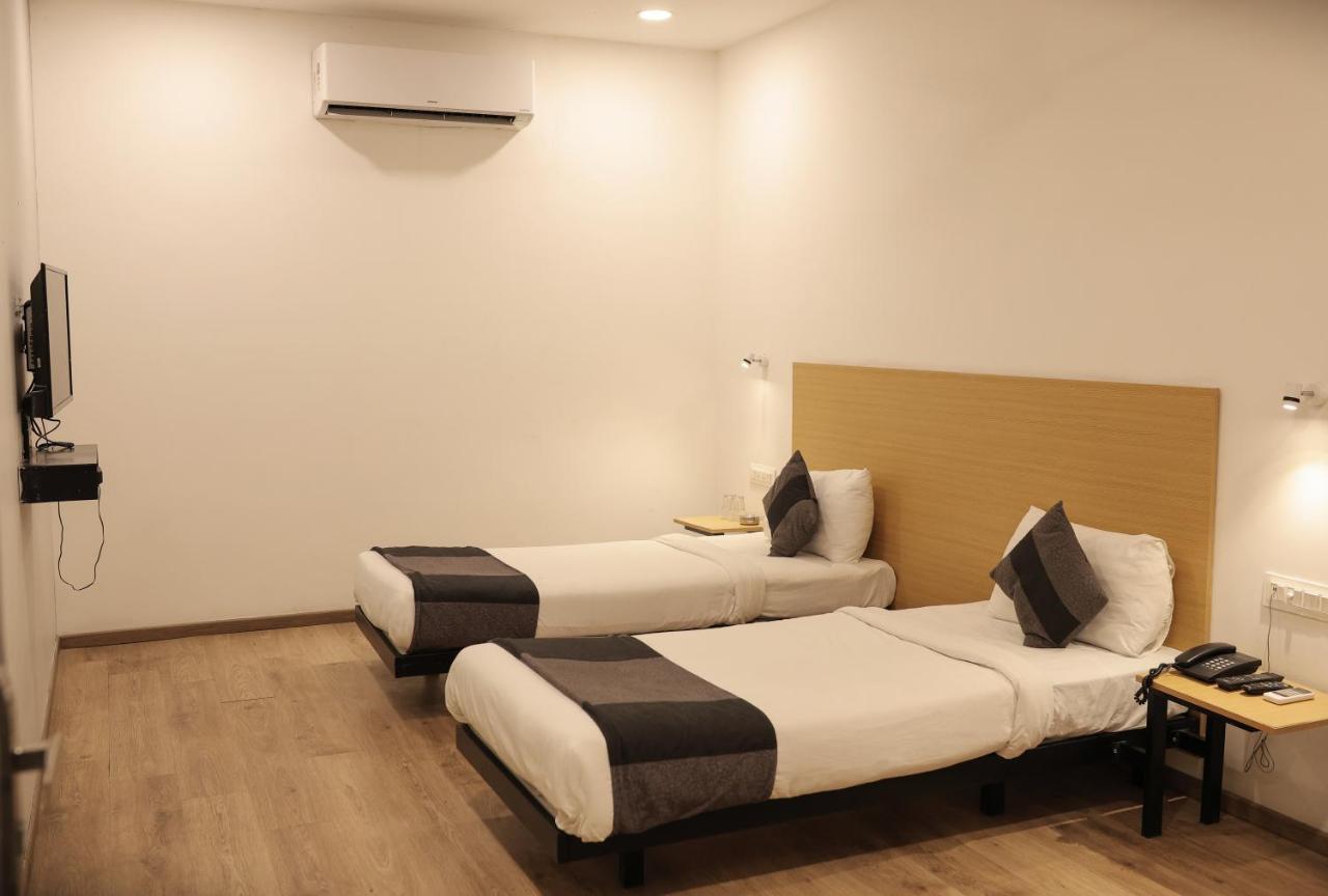 Hotel Signature Inn Nagpur Exteriör bild